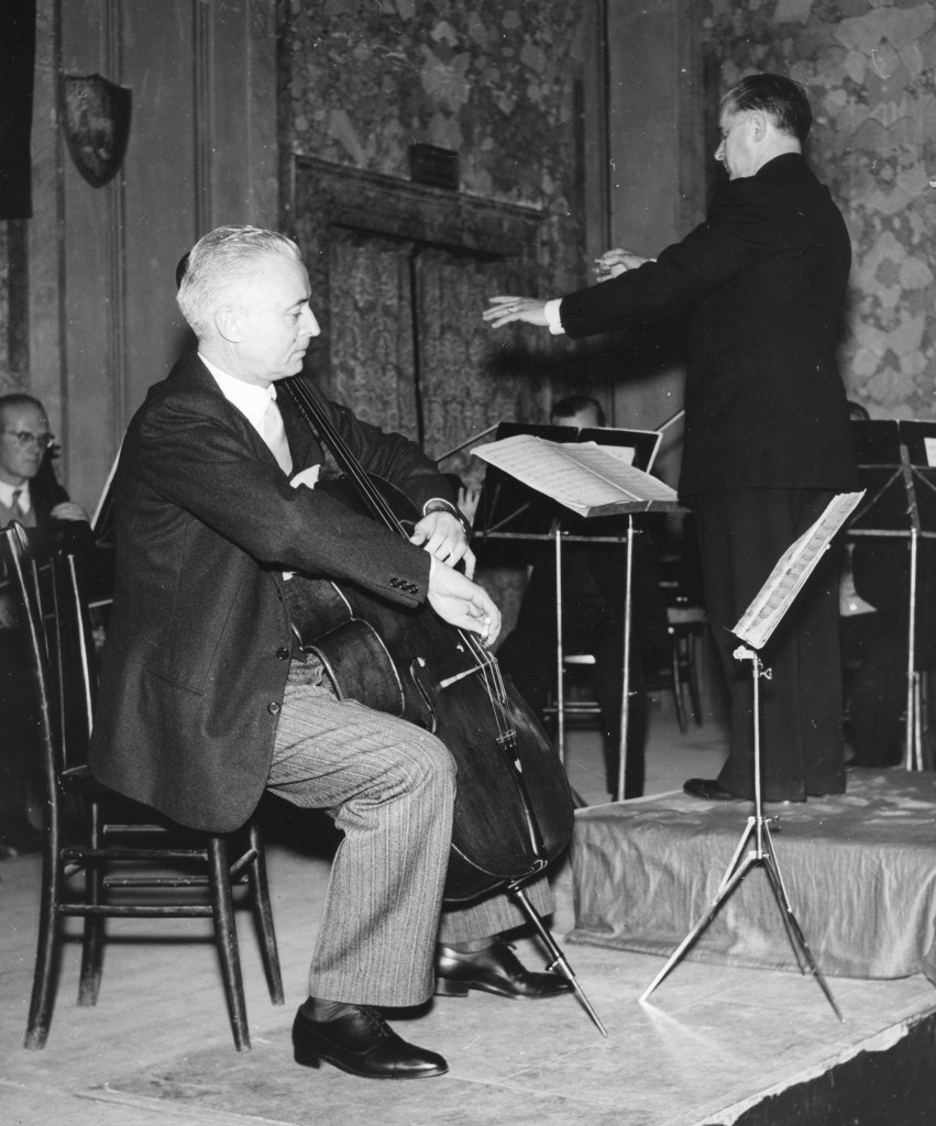 Il violoncellista Massimo Amphitheatrof e il Maestro Nino Serdoz al Concerto presso l'Oratorio del Caravita nella stagione 1975/76 (CC BY-SA 4.0)